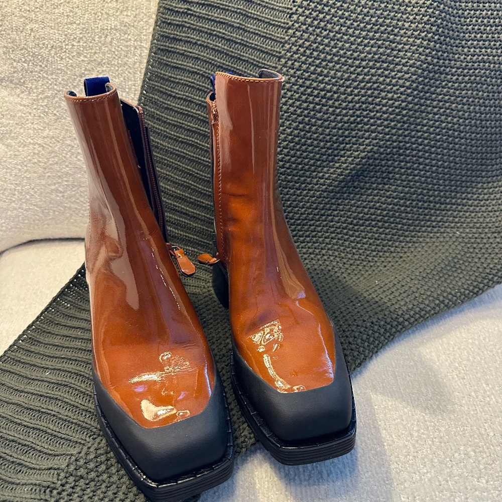 Tory Burch Women Expedition Cobalt Patent Leather Dressy Ankle Boots size 8